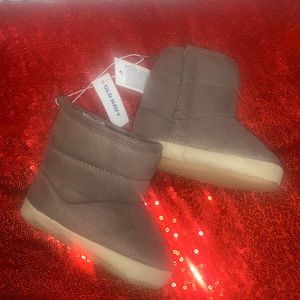 Baby OldNavy snow booties